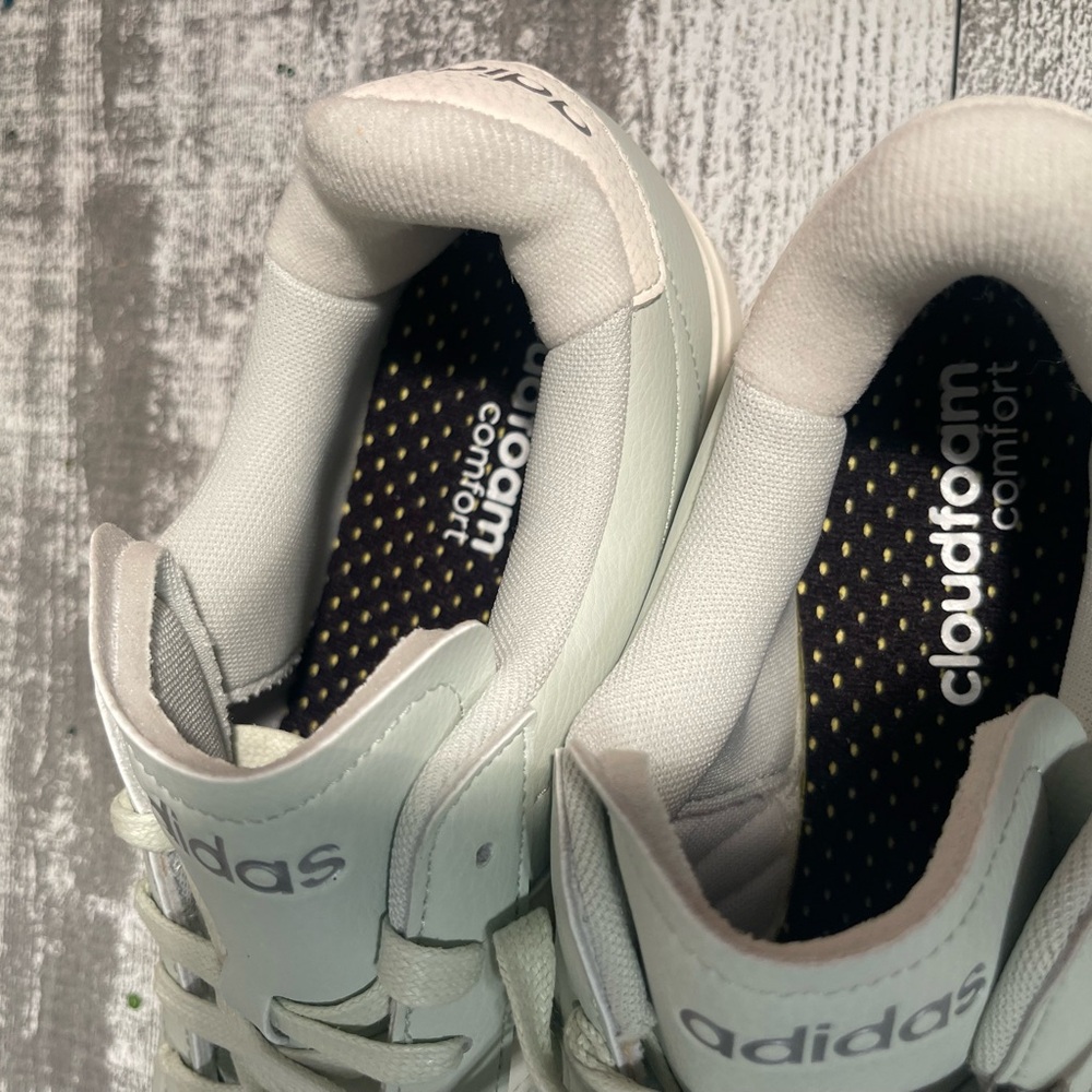 Adidas Light Green Court Sneakers Mint color. Size 10 New women’s - Picture 5 of 7